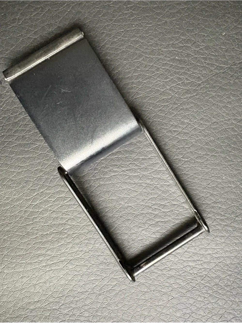 Used Whoop 4.0 + charger + brand new band